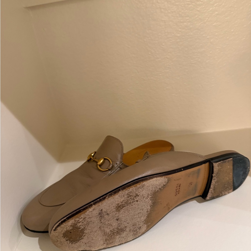 Gucci Beige Leather Loafers - Picture 2 of 3